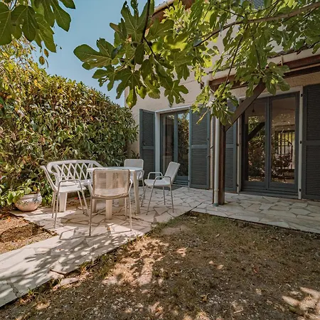 Belle Maison Et Jardin A 10 Pers